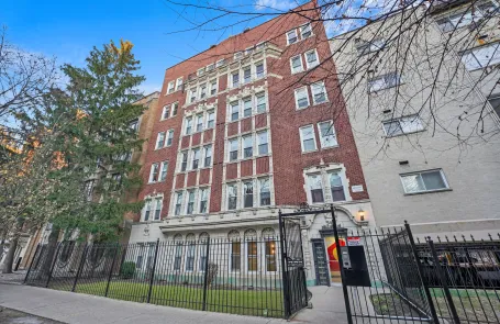 Studio Edgewater Apartment