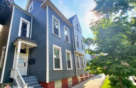 2 Bedroom Lakeview Apartment