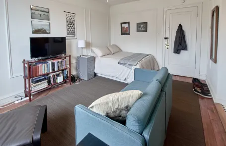 Studio Ravenswood Apartment