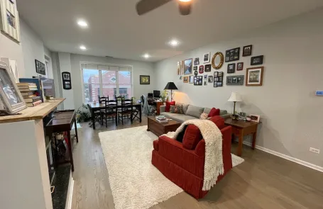 2 Bedroom Roscoe Village Condo