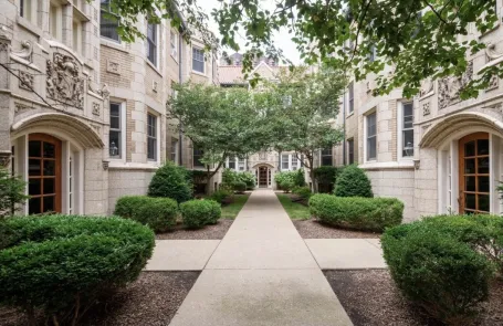 1 Bedroom Lakeview Condo