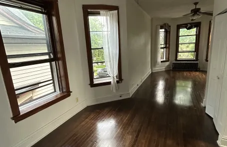 1 Bedroom Andersonville Apartment