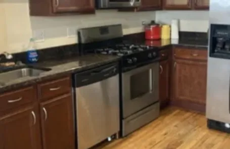 2 Bedroom Albany Park Apartment