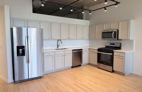 1 Bedroom West Loop Condo