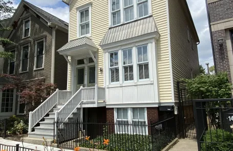 2 Bedroom Lakeview Apartment