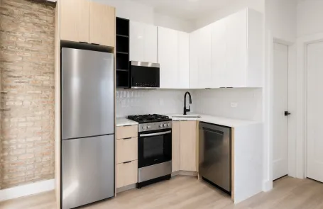 1 Bedroom Lakeview Apartment