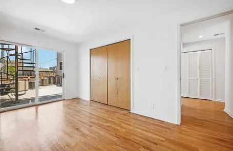 2 Bedroom North Center Apartment