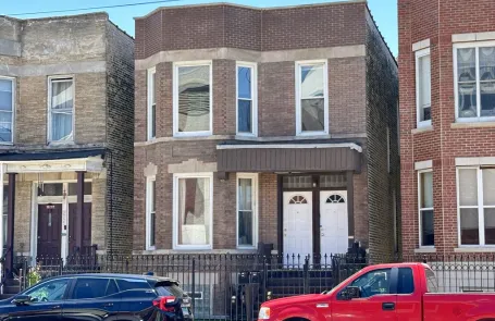 2 Bedroom Lincoln Park Apartment
