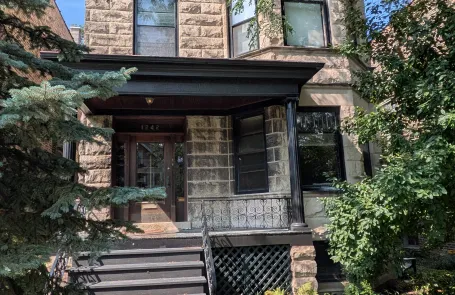 3 Bedroom Uptown Apartment