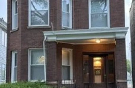 2 Bedroom Old Irving Park Apartment