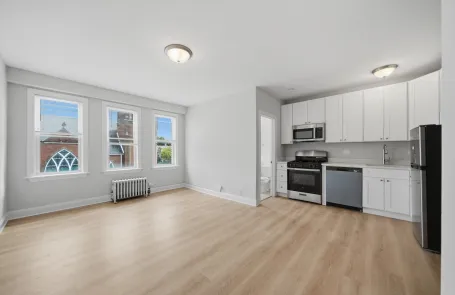 Studio Logan Square Apartment