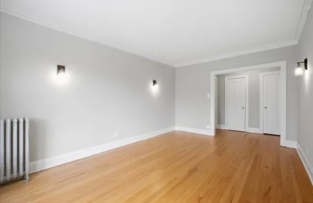 1 Bedroom Edgewater Apartment