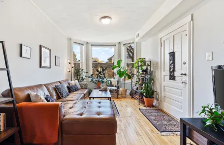 2 Bedroom Humboldt Park Apartment