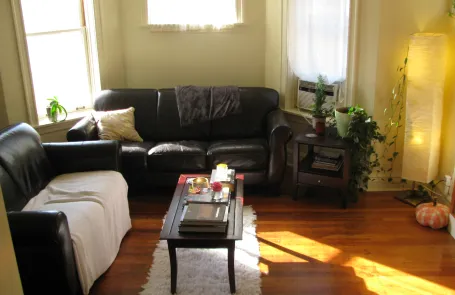 2 Bedroom Ravenswood Apartment