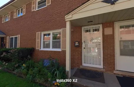 3 Bedroom Rogers Park Townhome
