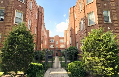2 Bedroom Belmont Cragin Apartment