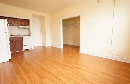 Studio Logan Square Apartment