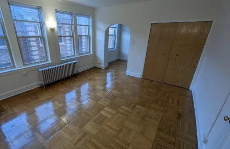 1 Bedroom Rogers Park Apartment