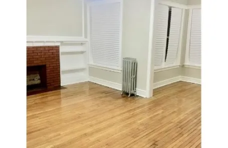 4 Bedroom Bronzeville Apartment