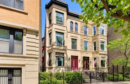 2 Bedroom Lakeview Apartment