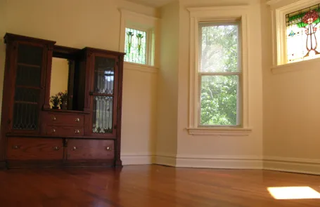 2 Bedroom Ravenswood Apartment
