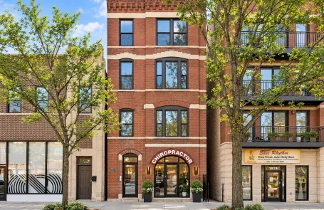 2 Bedroom Bucktown Apartment