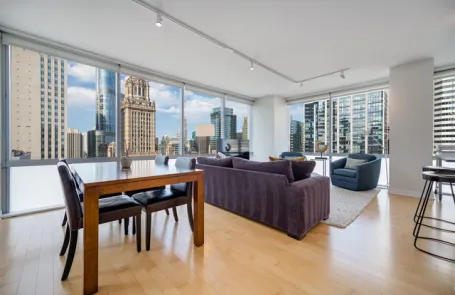 2 Bedroom Chicago Loop Condo