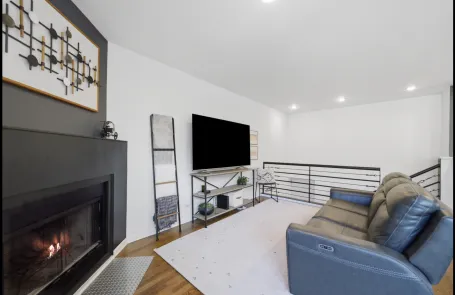 2 Bedroom Lincoln Park Condo