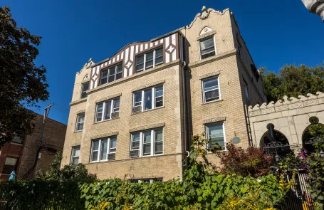 2 Bedroom Rogers Park Condo
