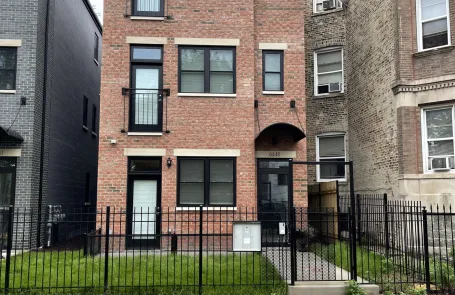3 Bedroom Woodlawn Apartment
