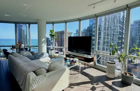 2 Bedroom Streeterville Apartment