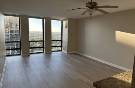 Studio Old Town Condo