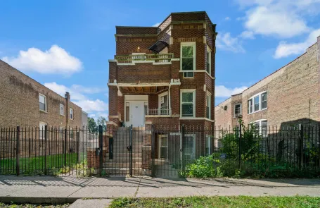 3 Bedroom Humboldt Park Apartment