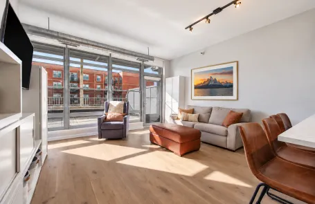 2 Bedroom West Loop Condo