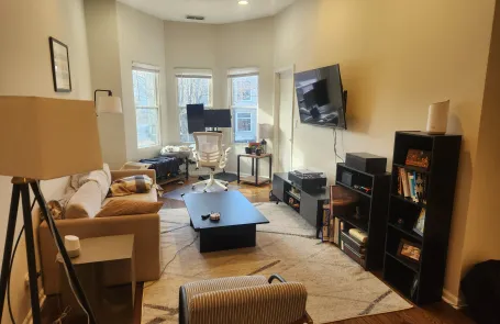 3 Bedroom Lakeview Apartment