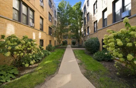 1 Bedroom Humboldt Park Apartment