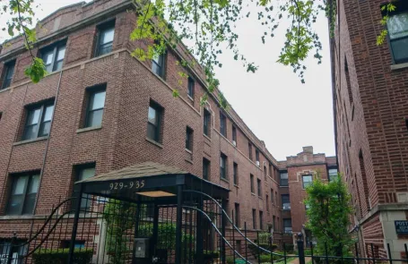 1 Bedroom Uptown Apartment