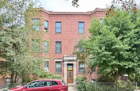 2 Bedroom Humboldt Park Apartment