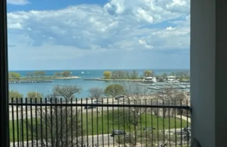 2 Bedroom Lakeview Apartment