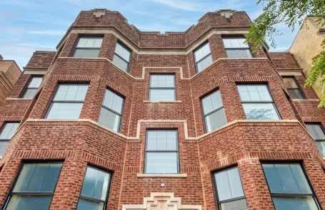 3 Bedroom Ravenswood Apartment
