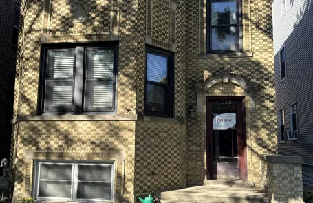 2 Bedroom North Center Apartment
