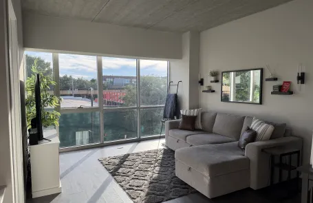 1 Bedroom Bucktown Apartment