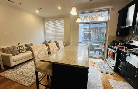 2 Bedroom West Loop Apartment