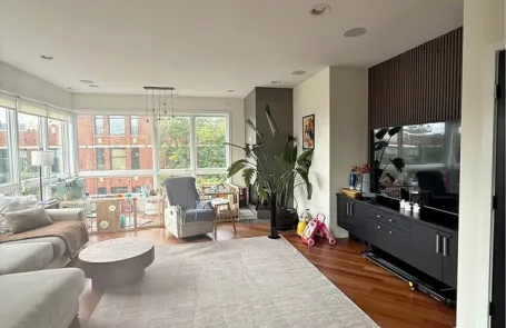 2 Bedroom Bucktown Condo