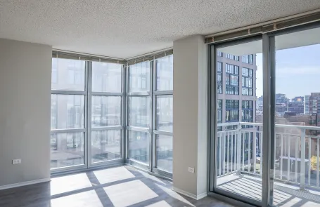 1 Bedroom West Loop Apartment