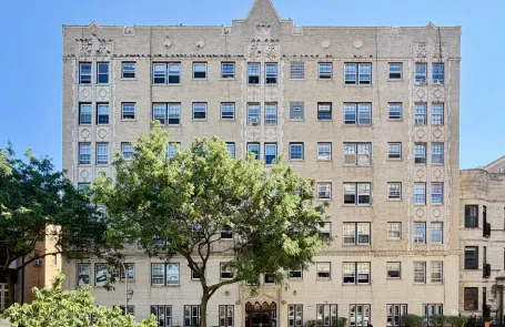 Studio Uptown Apartment