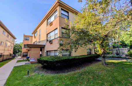 1 Bedroom Rogers Park Apartment