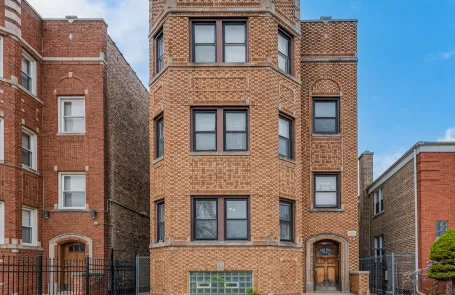 3 Bedroom Chicago Lawn Apartment