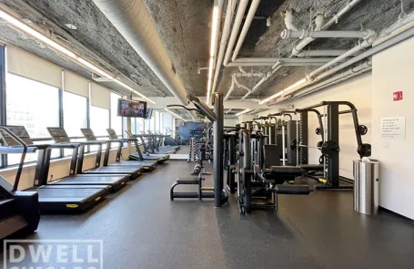 1 Bedroom West Loop Apartment