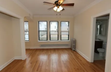 Studio Ravenswood Apartment